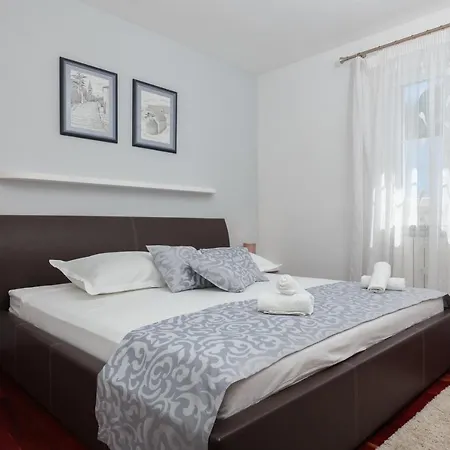 Neresi - Charme Holidays Vila Nerezisca