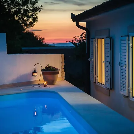 Neresi - Charme Holidays Vila *
