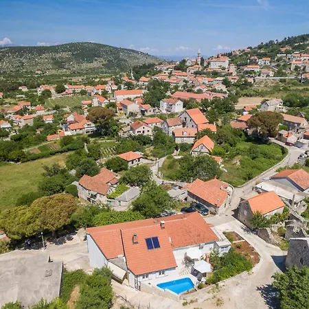 Neresi - Charme Holidays