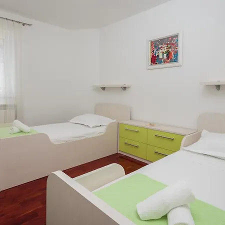 Neresi - Charme Holidays Vila Nerezisca