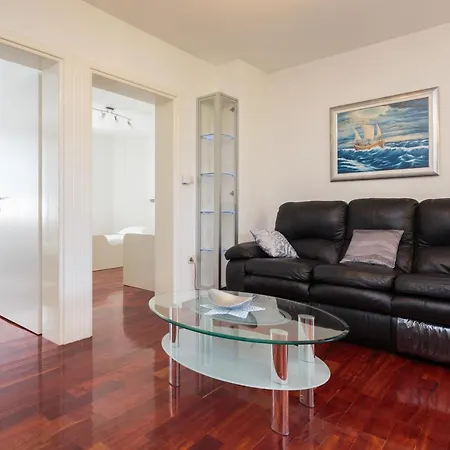 Neresi - Charme Holidays Vila Nerezisca